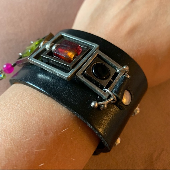 Leather and beads bracelet. - Picture 6 of 7